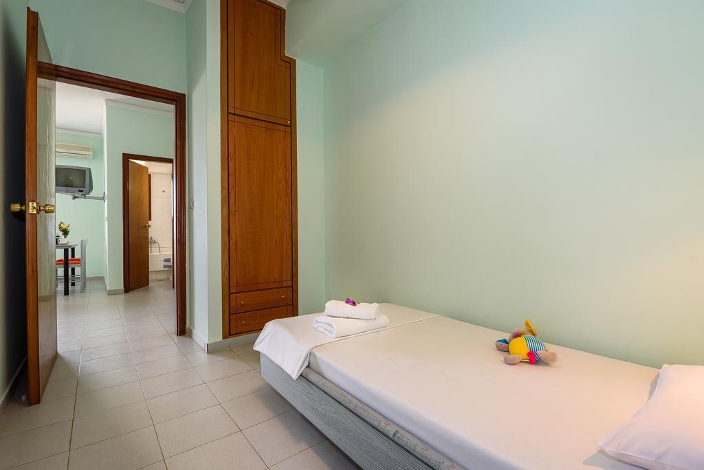 Louladakis Apartments Kolymbari Exterior photo