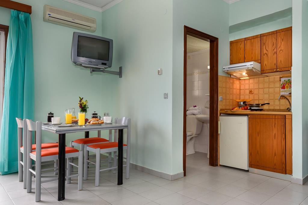 Louladakis Apartments Kolymbari Exterior photo