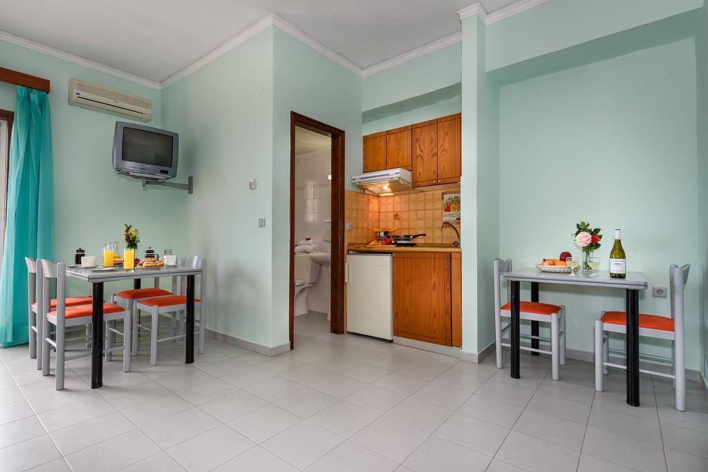 Louladakis Apartments Kolymbari Exterior photo