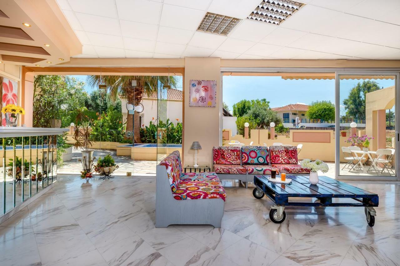 Louladakis Apartments Kolymbari Exterior photo